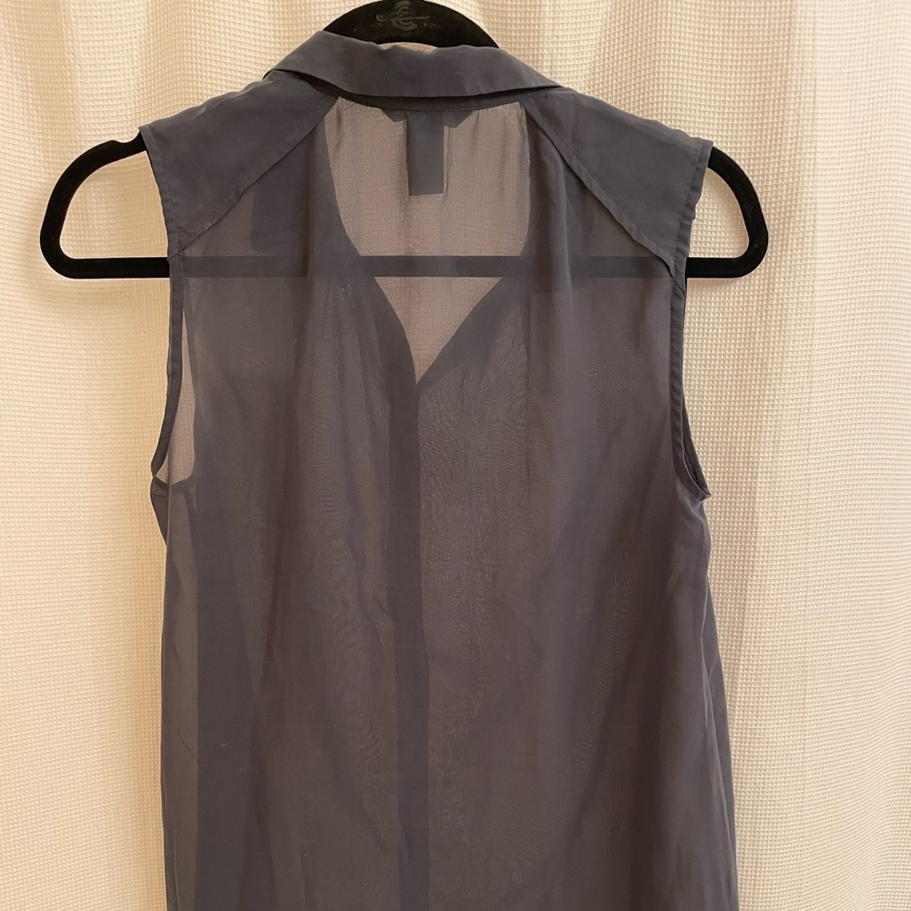 H&M Sleeveless Blouse - Picture 2 of 3